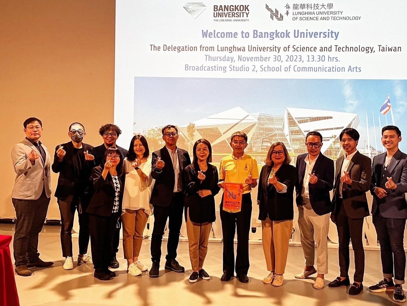 The College of Humanities and Design at Lunghwa University of Science and Technology collaborates with Communication Arts College at Bangkok University to promote cooperation and exchanges in film and media communication.